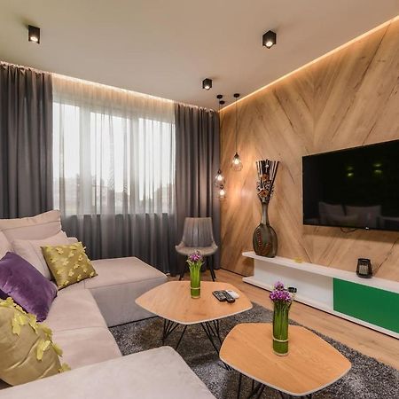 Urban Eden - Lux & Style, 2-Bedroom, 2-Bathroom Sofia Exterior photo